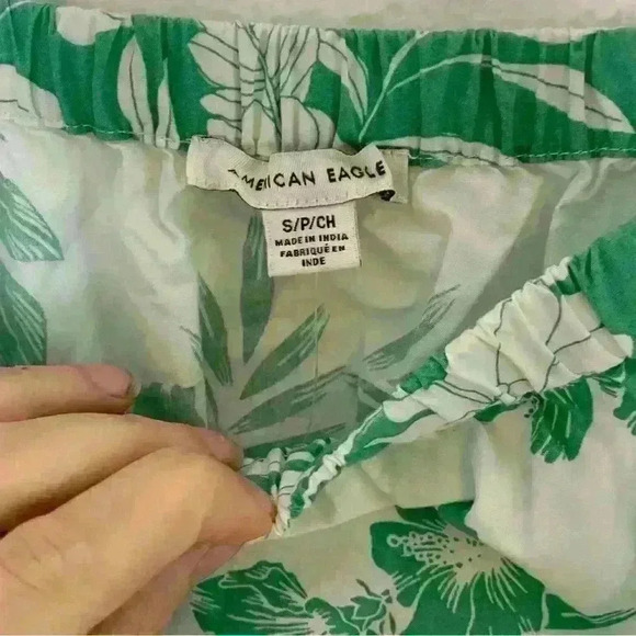 American Eagle Tropical Leaf Print Puff Sleeve Crop Top sz small - Picture 9 of 10